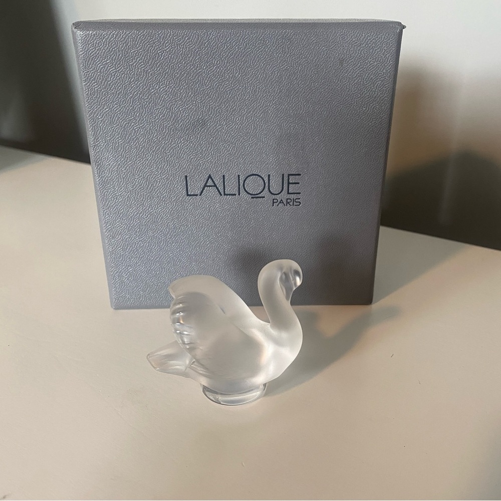 Lalique Crystal Frosted Swan Figurine